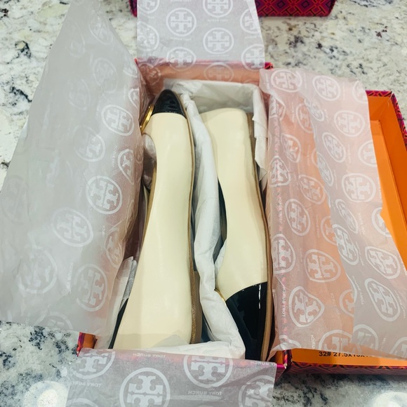 Tory Burch Women's Chelsea Cap Toe Ballet Flats - Picture 6 of 6